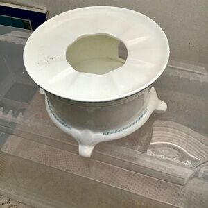 Villeroy & Boch Amado pattern porcelain pot warmer stand, made in Germany.